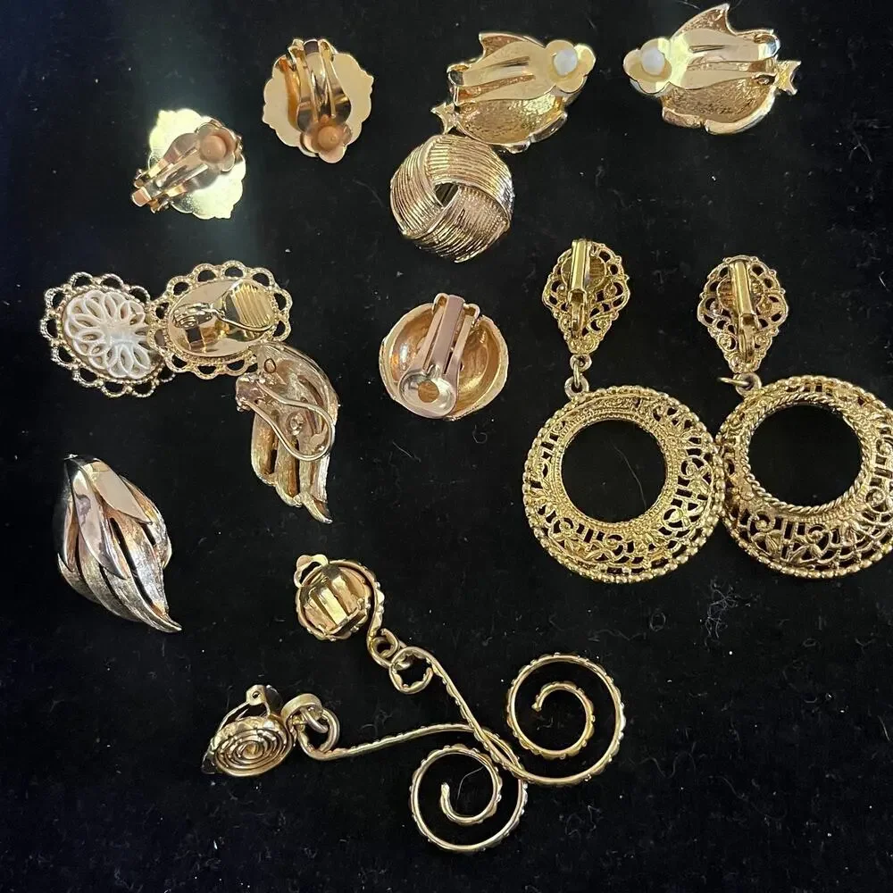 Vintage collectors lot of 7 pair gold and white pearl and filigree clip earrings